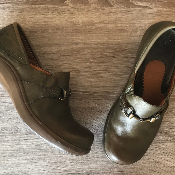 ariat clogs sale clearance